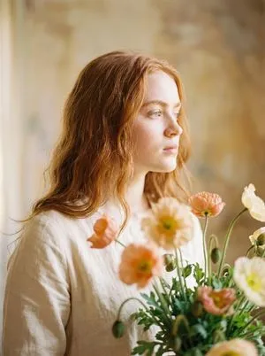 Soft Artistic Portrait with Flowers Prompt for Nano Banana 2